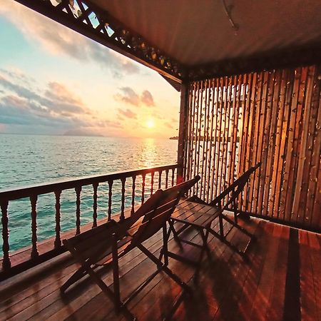 La Water House Semporna Bed & Breakfast Dış mekan fotoğraf