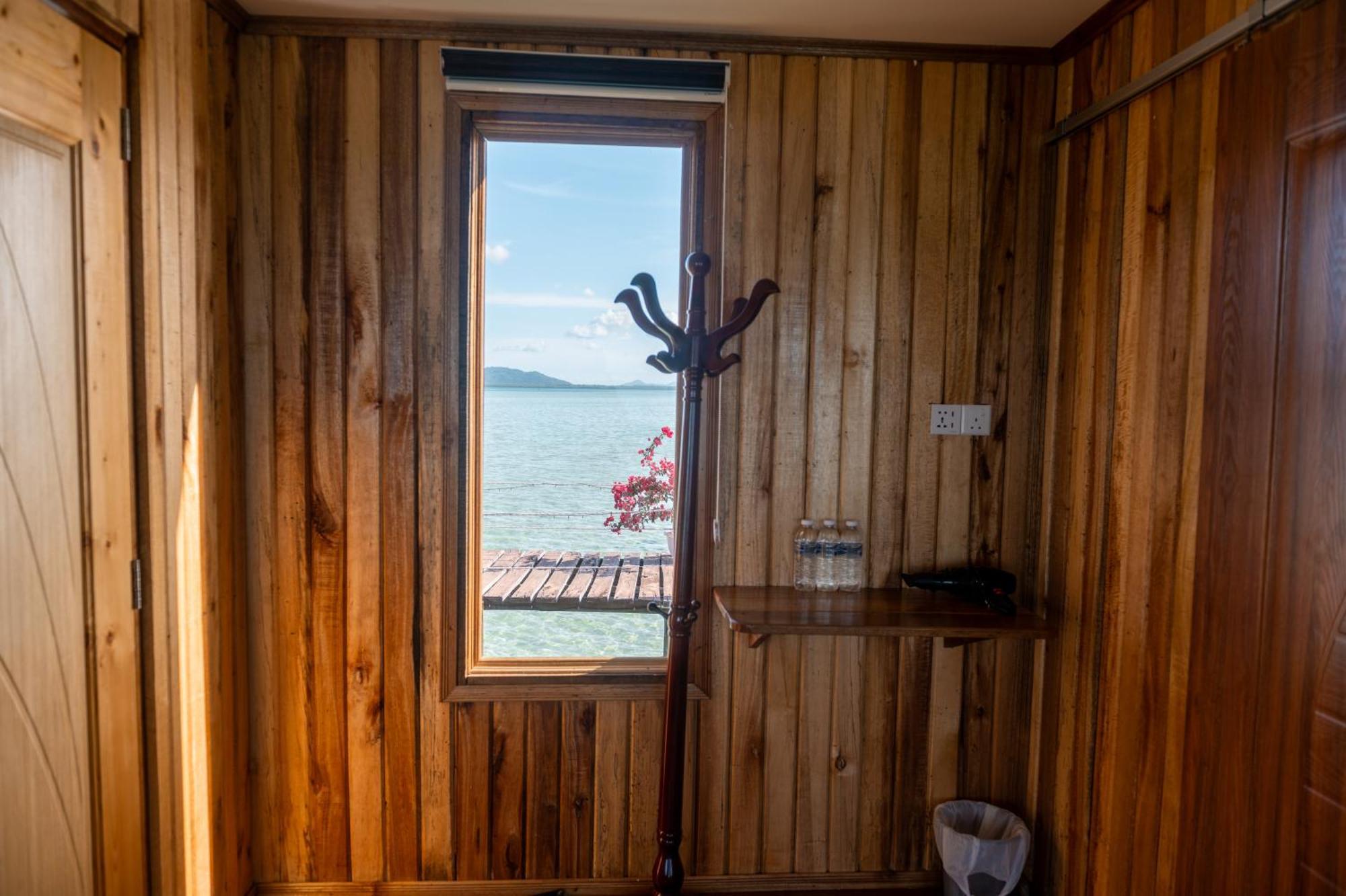 La Water House Semporna Bed & Breakfast Dış mekan fotoğraf