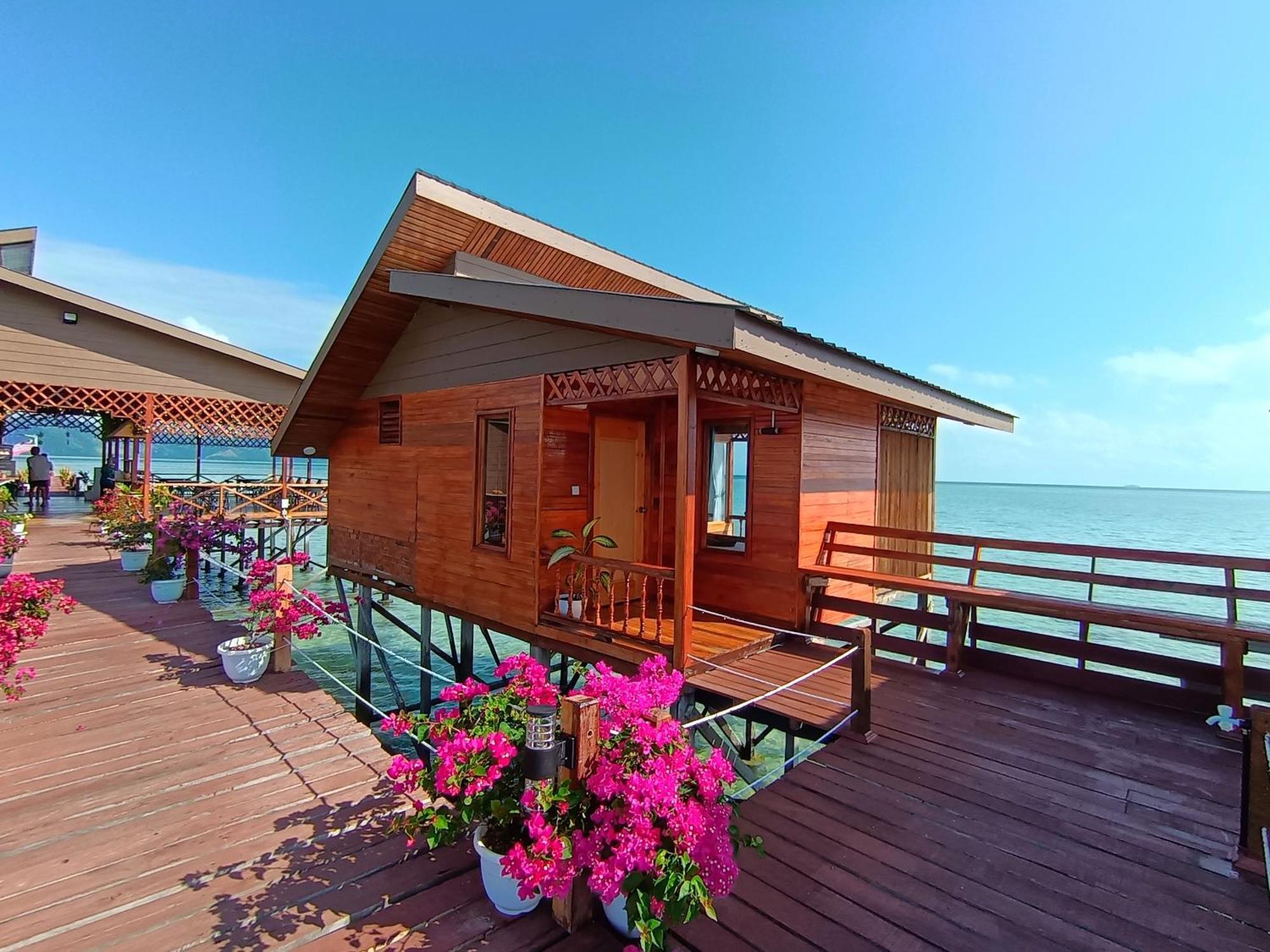 La Water House Semporna Bed & Breakfast Dış mekan fotoğraf